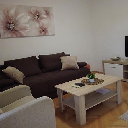 Apartment Dina โอมิช ภายนอก รูปภาพ