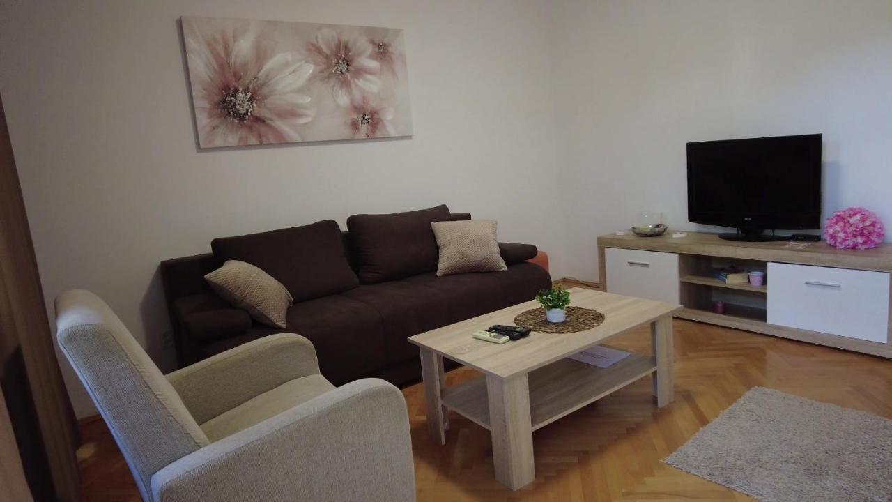 Apartment Dina โอมิช ภายนอก รูปภาพ