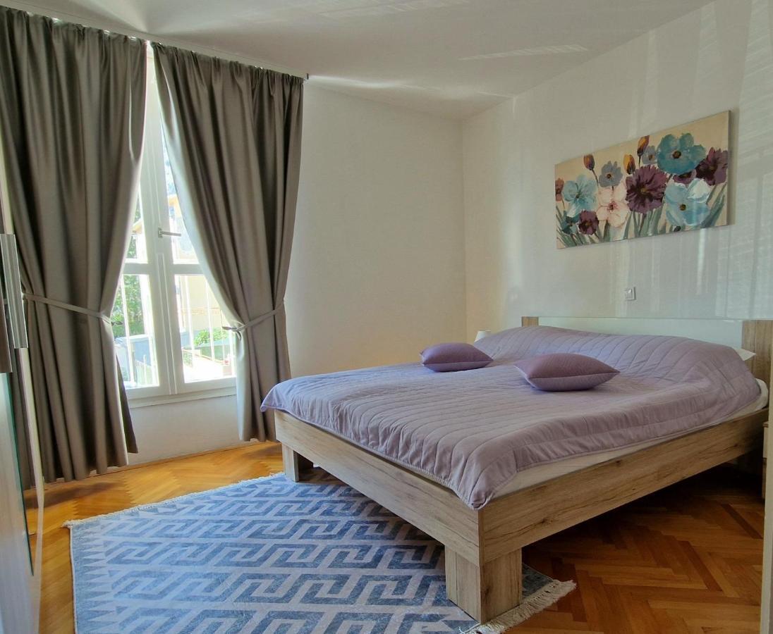 Apartment Dina โอมิช ภายนอก รูปภาพ