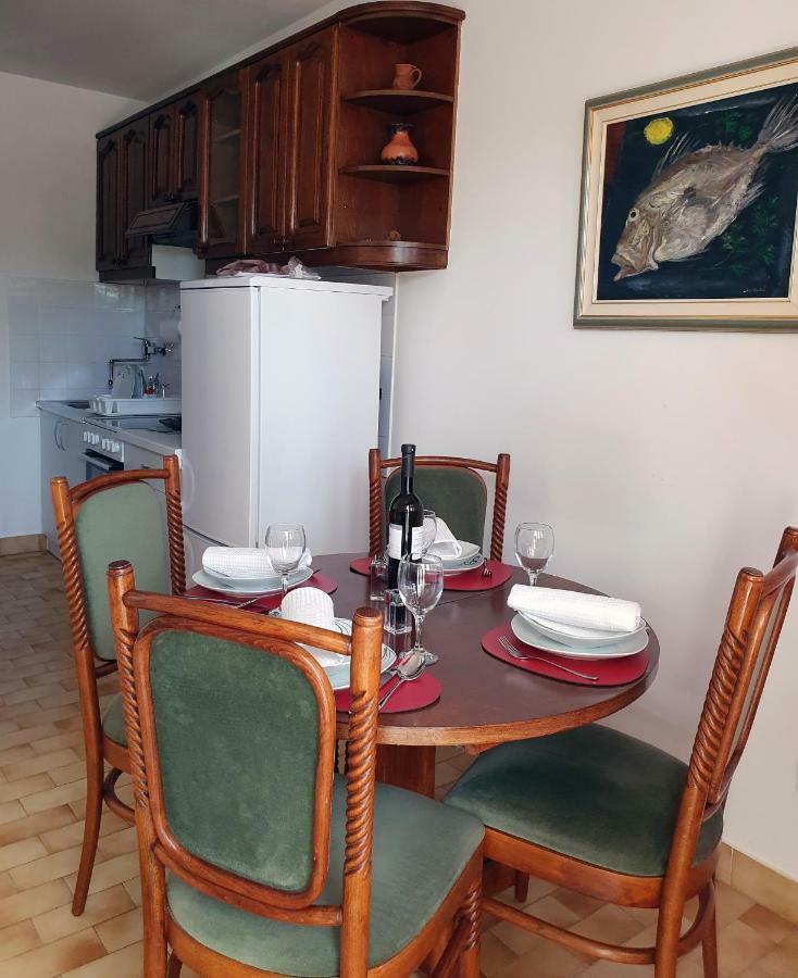 Apartment Dina โอมิช ภายนอก รูปภาพ