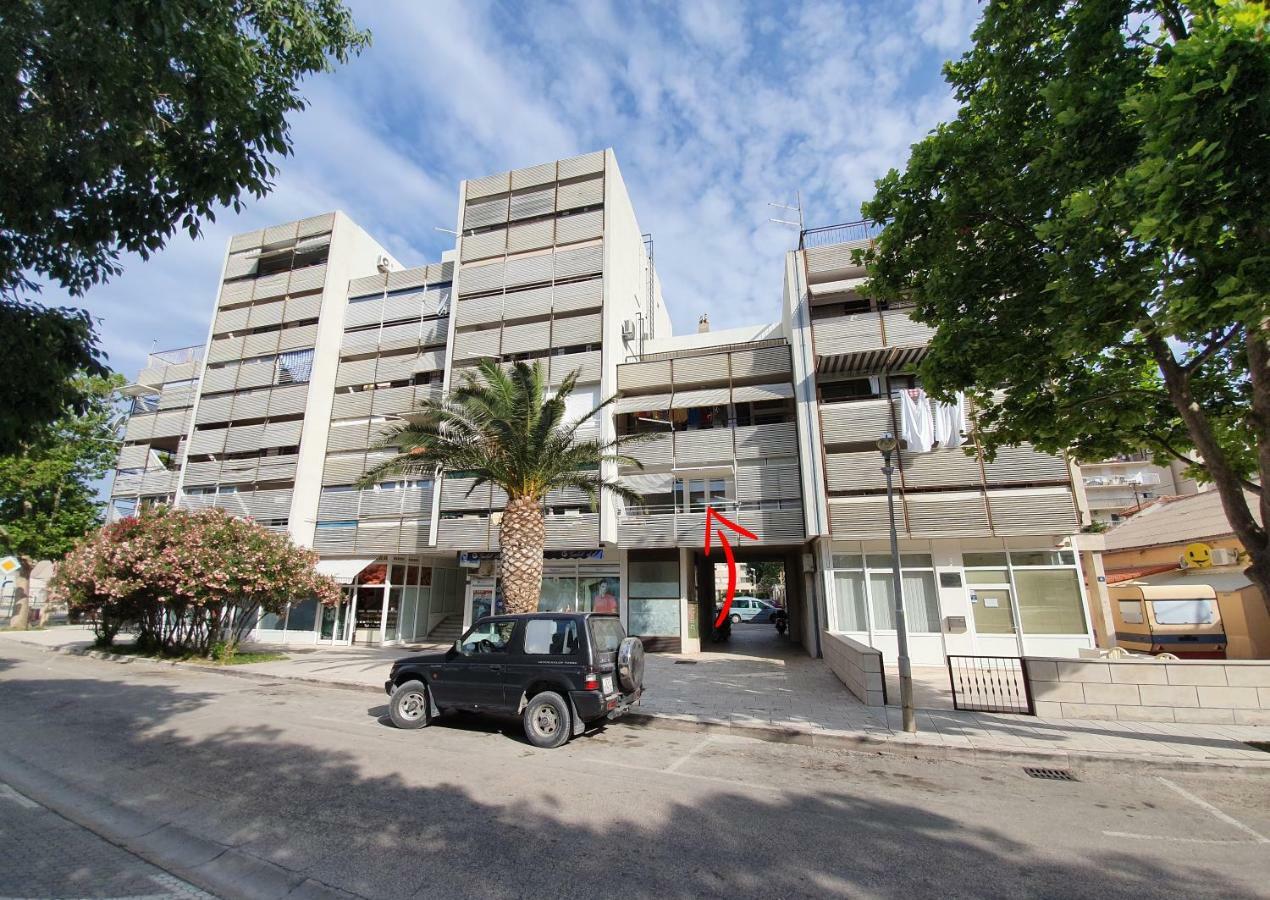 Apartment Dina โอมิช ภายนอก รูปภาพ